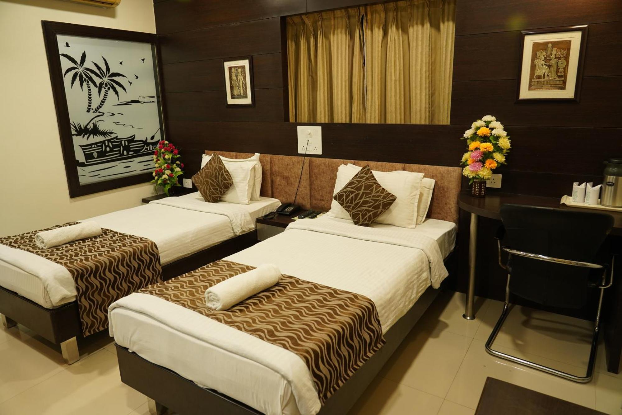 Marshall The Grand Hotel Ahmedabad Esterno foto
