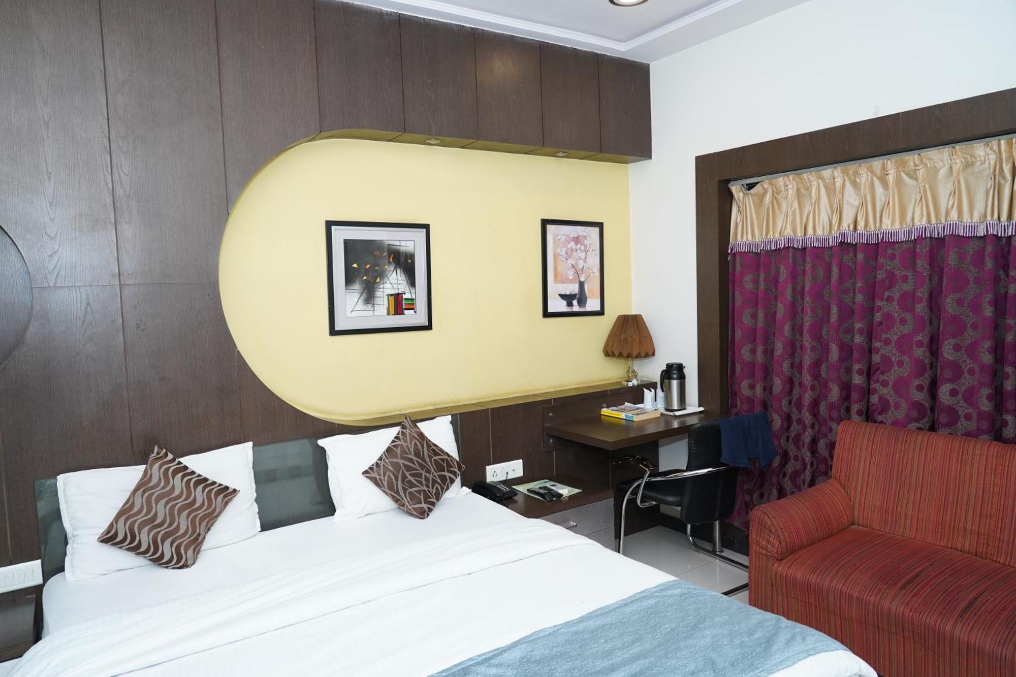Marshall The Grand Hotel Ahmedabad Esterno foto