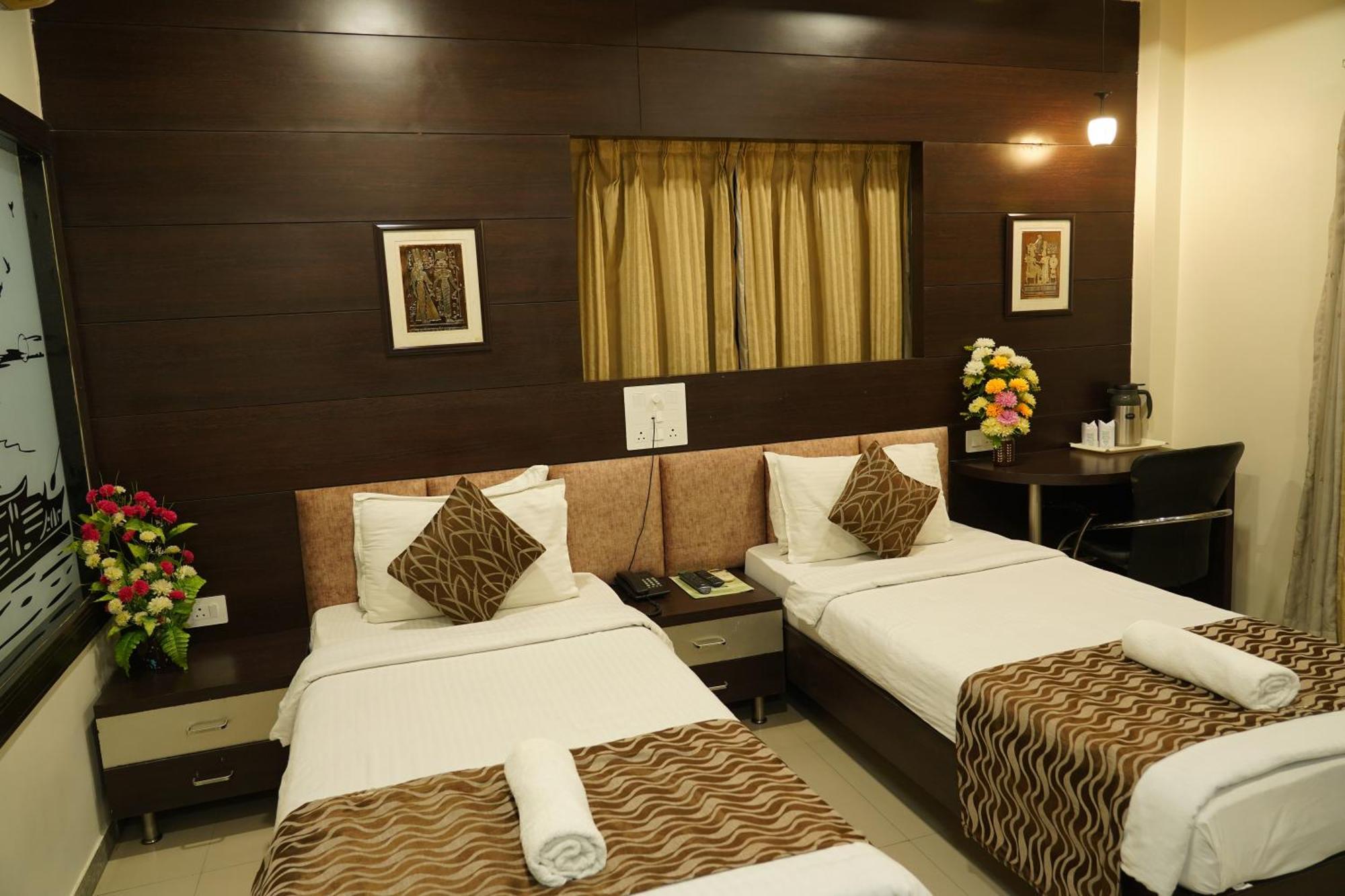 Marshall The Grand Hotel Ahmedabad Esterno foto