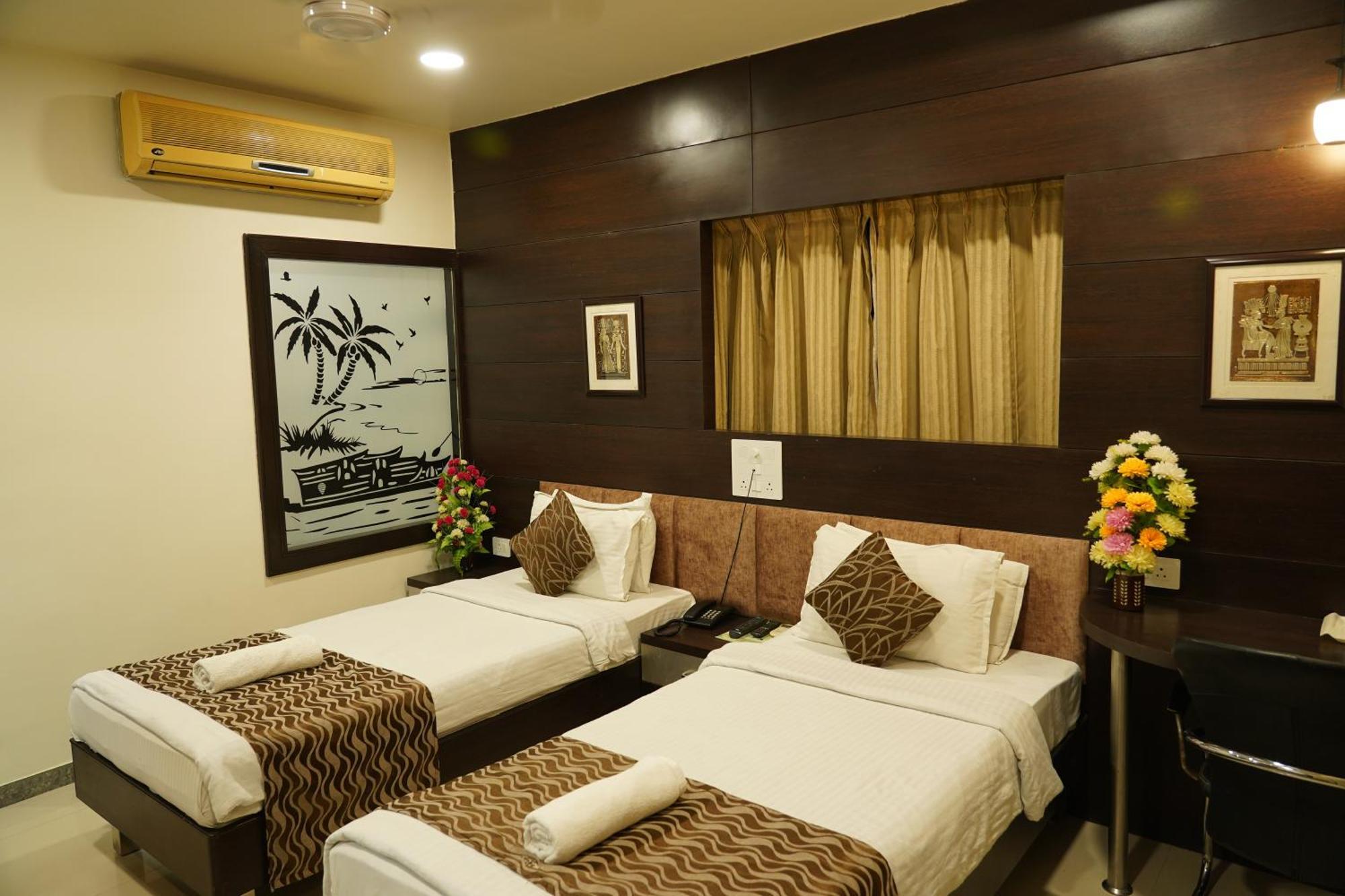 Marshall The Grand Hotel Ahmedabad Esterno foto