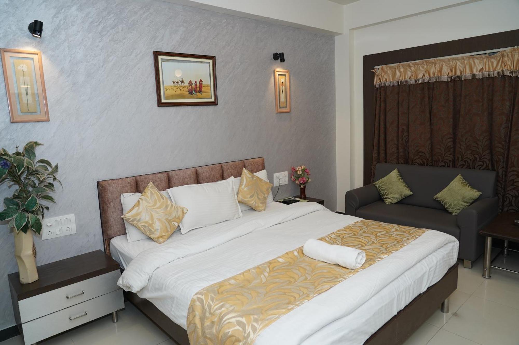 Marshall The Grand Hotel Ahmedabad Esterno foto