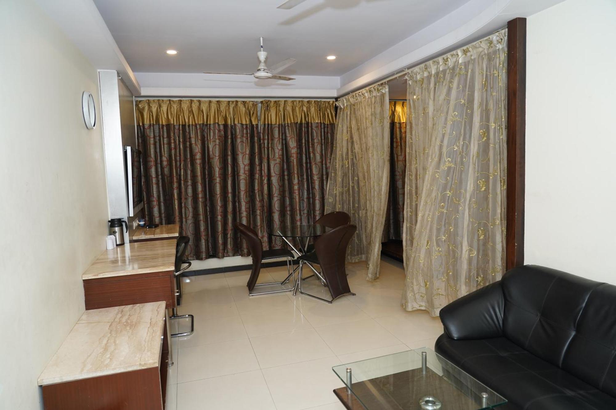 Marshall The Grand Hotel Ahmedabad Esterno foto