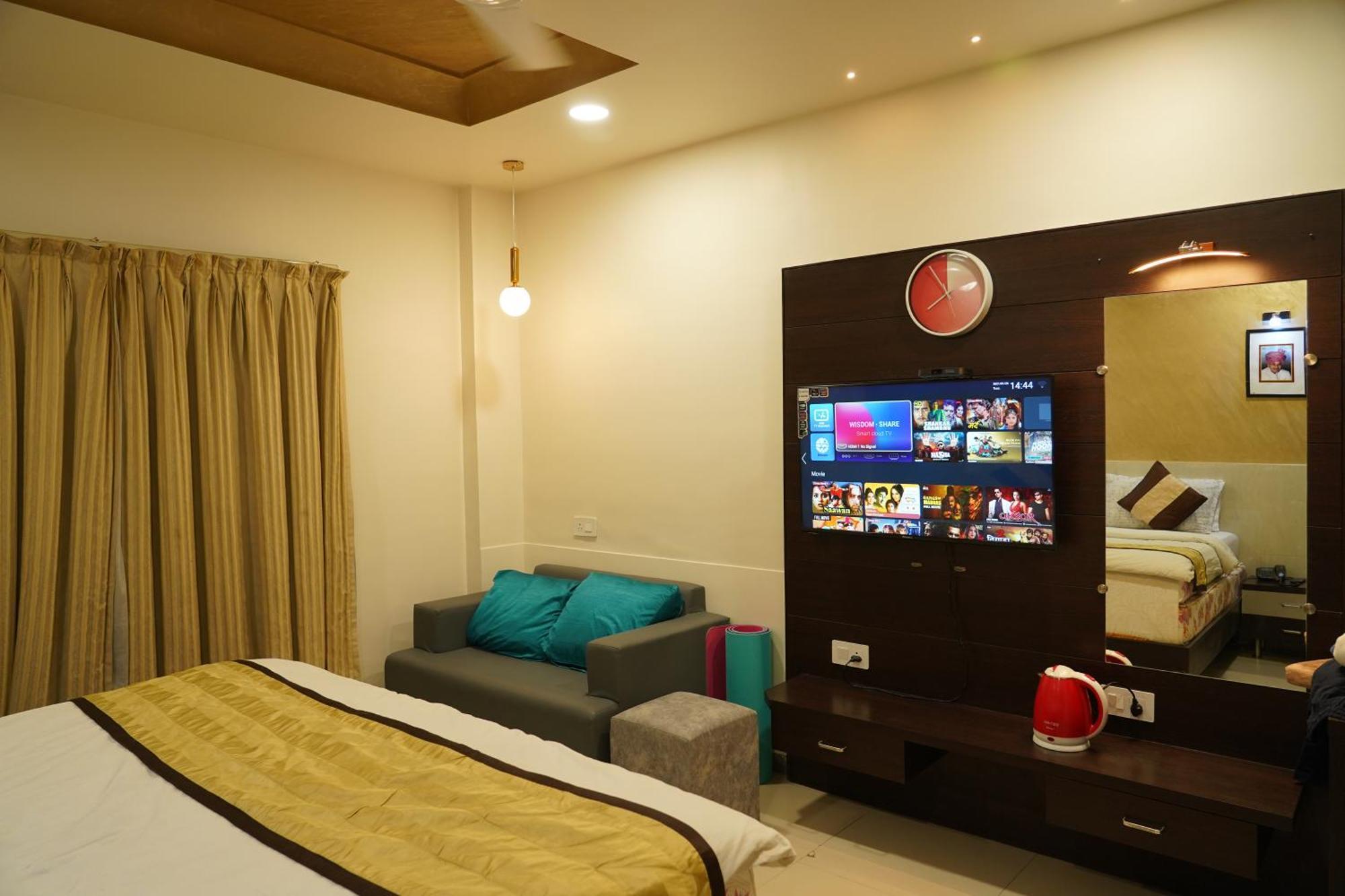 Marshall The Grand Hotel Ahmedabad Esterno foto