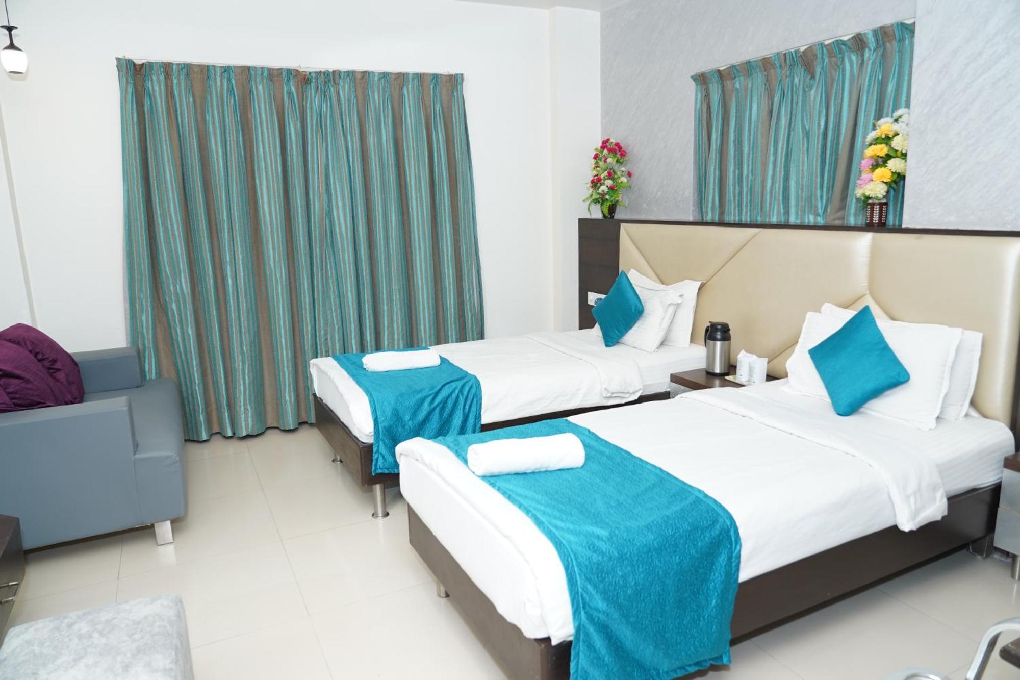 Marshall The Grand Hotel Ahmedabad Esterno foto