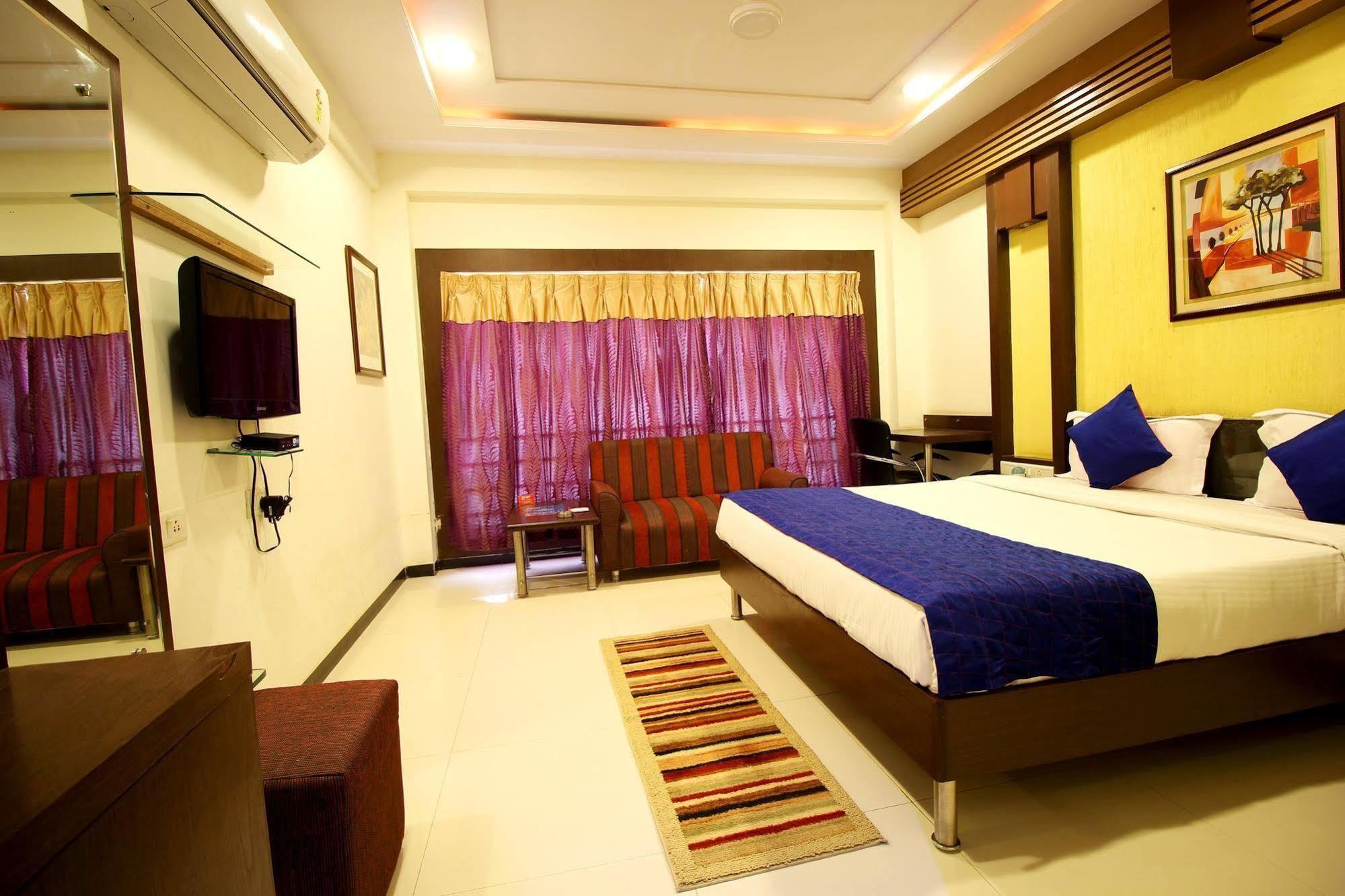 Marshall The Grand Hotel Ahmedabad Esterno foto