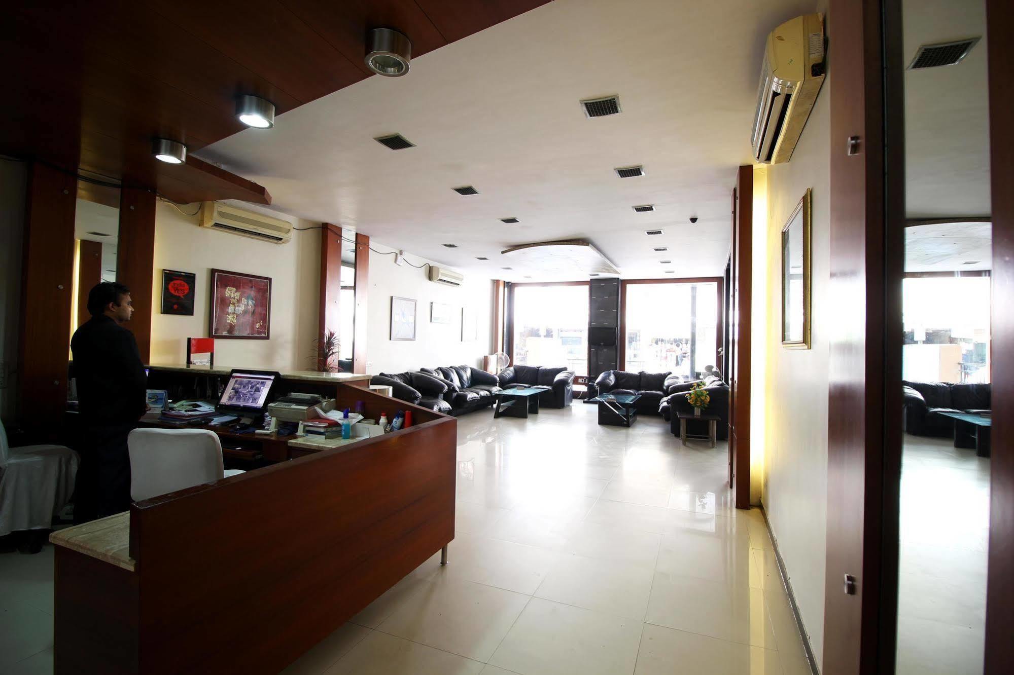 Marshall The Grand Hotel Ahmedabad Esterno foto