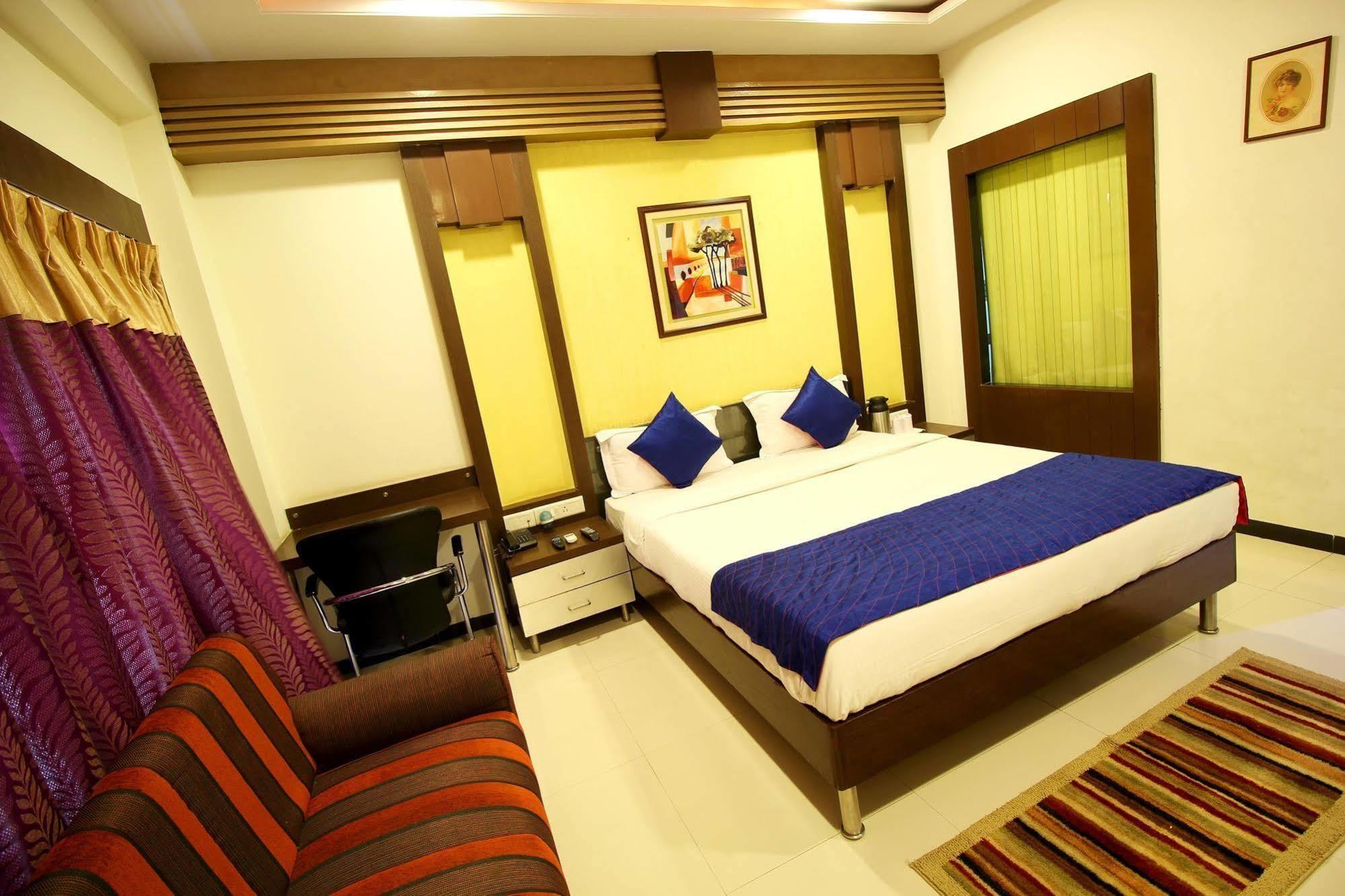 Marshall The Grand Hotel Ahmedabad Esterno foto